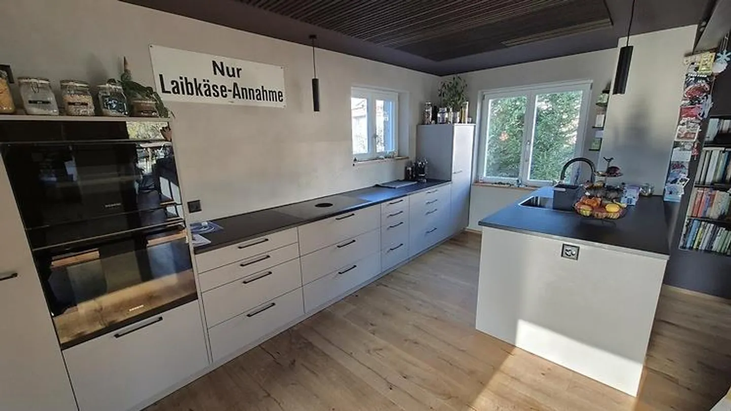Charming Renovated House - Photo 3 of 9