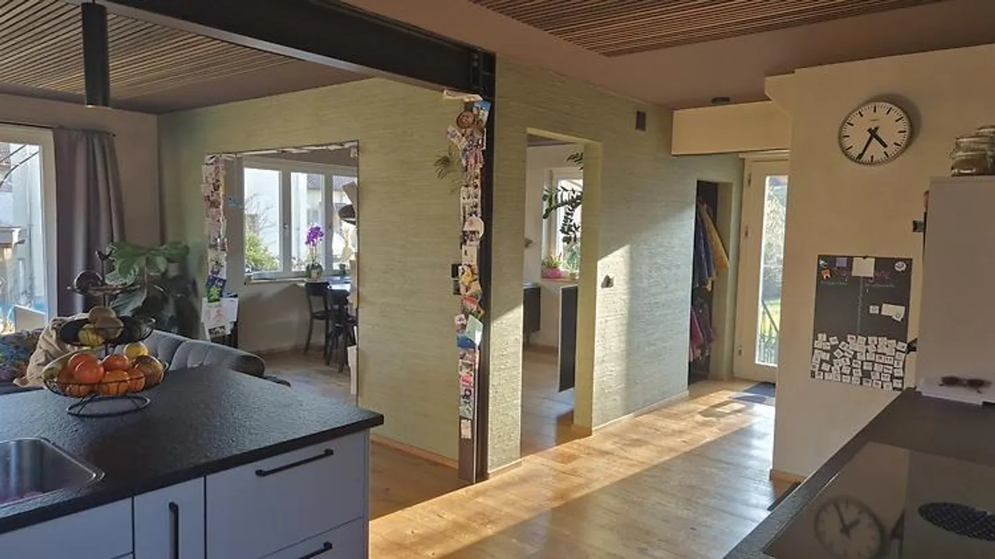 Charming Renovated House - Photo 4 of 9