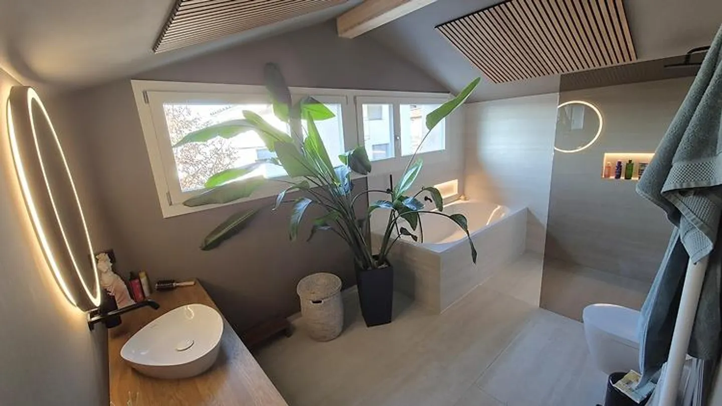 Charming Renovated House - Photo 7 of 9