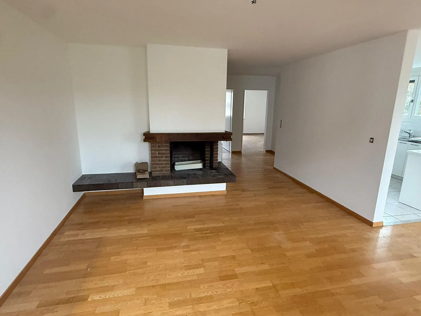5.5 Room Apartment in Hinwil - Photo 3 of 7