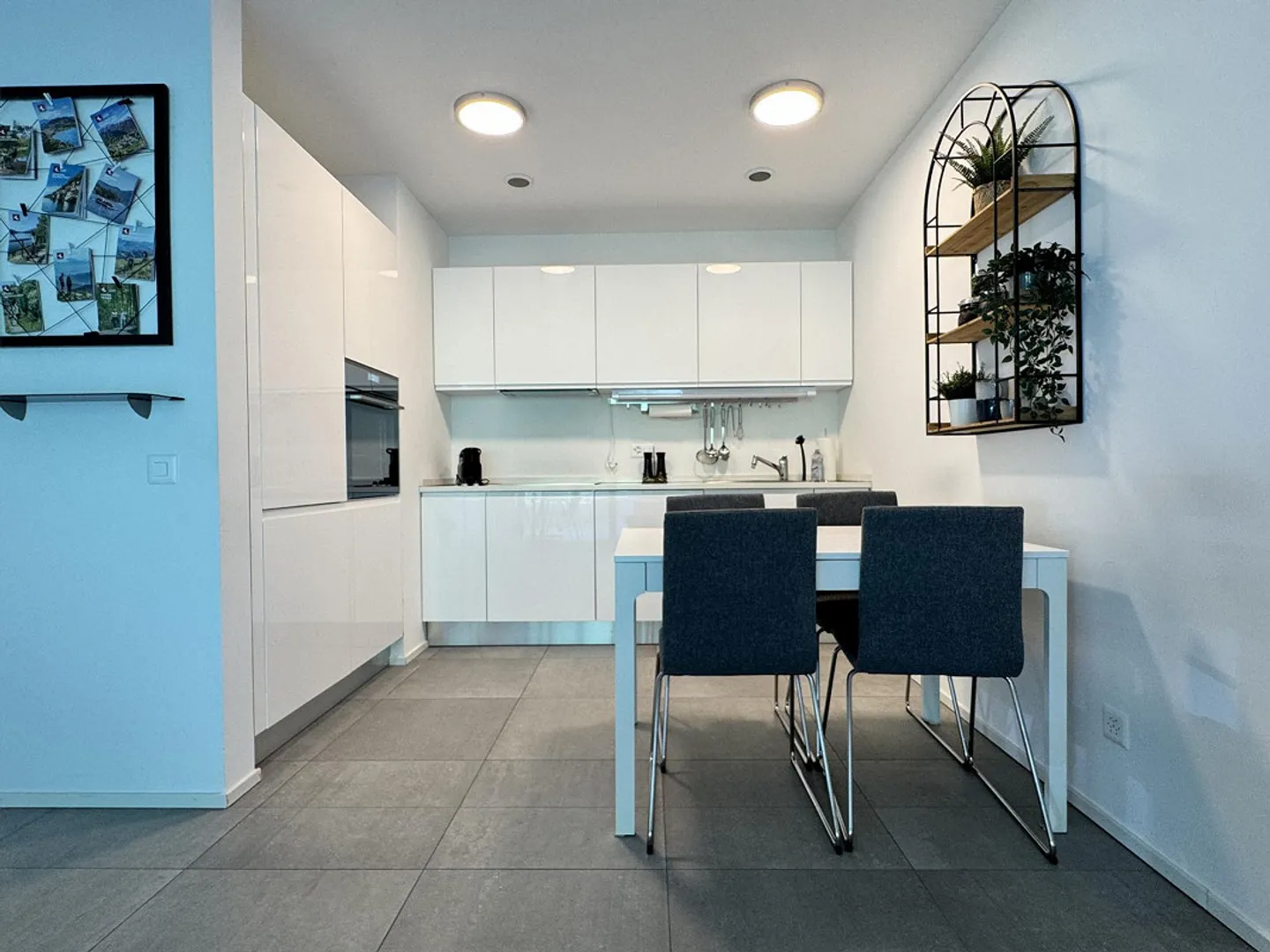 Modern and bright 2.5-room apartment in a residence with pool in Barbengo - Photo 2 of 9