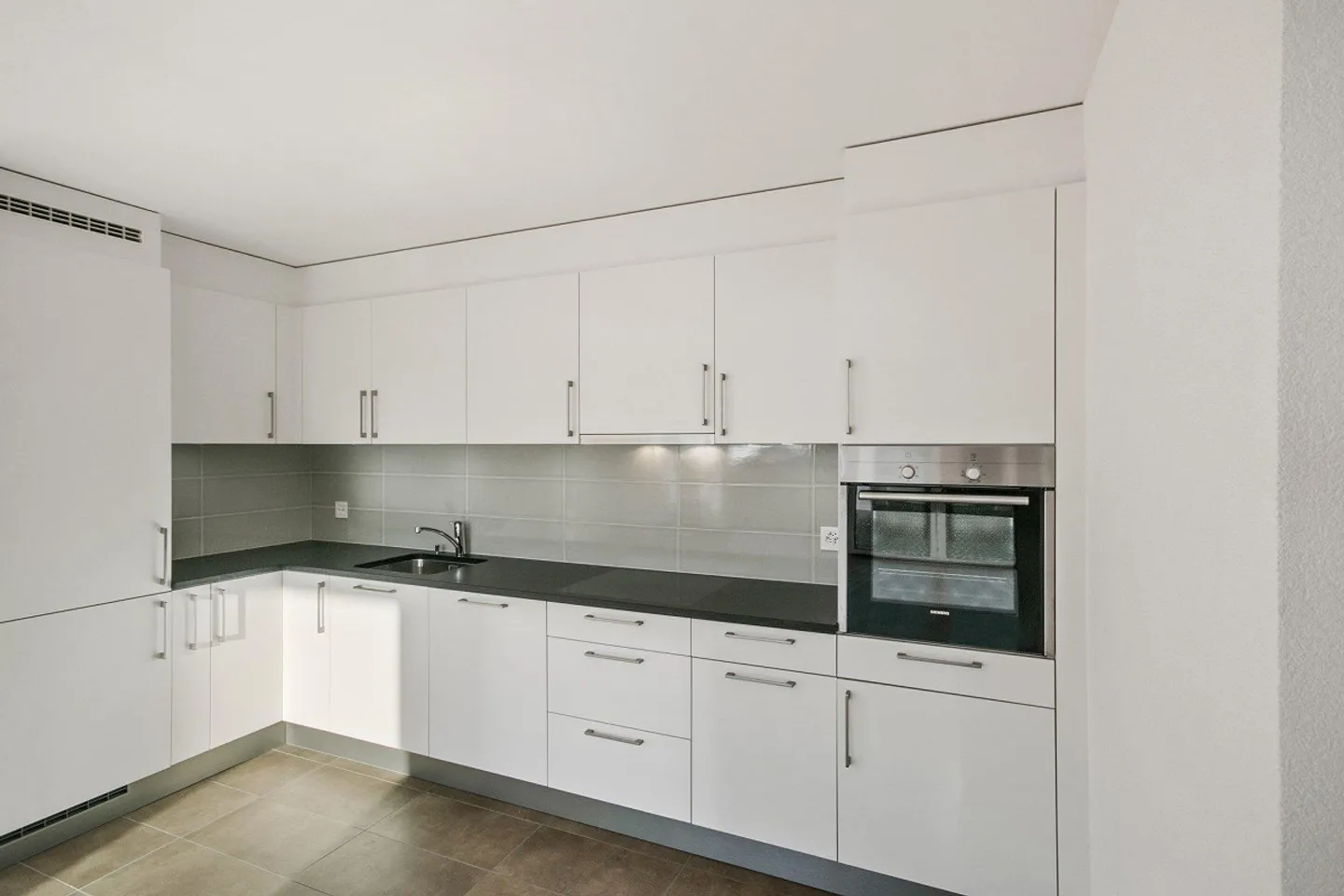 Helles Apartment Nahe Geschäfte - Foto 2 von 6