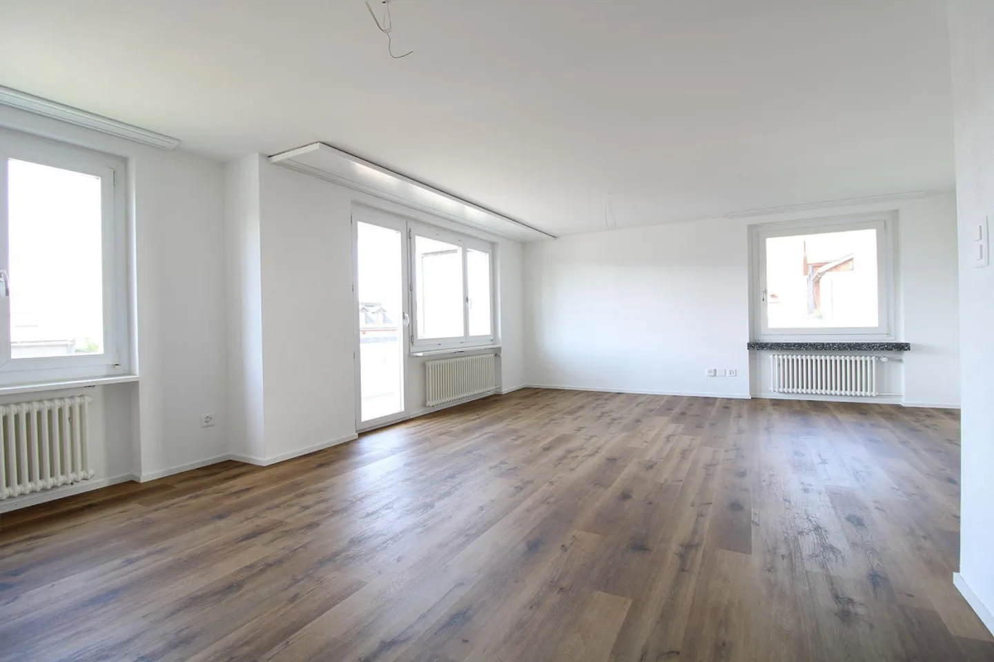 Belle et ensoleillée appartement de 3,5 pièces avec balcon - Photo 4 sur 12