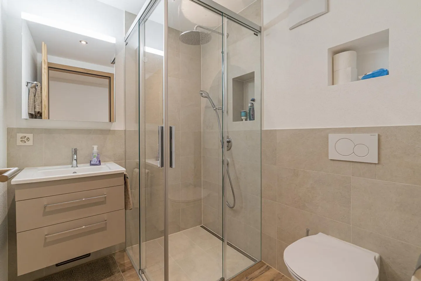 Primary Residence | New Chalet Leni | 3.5 Room Apartment Ground Floor - Photo 7 of 9