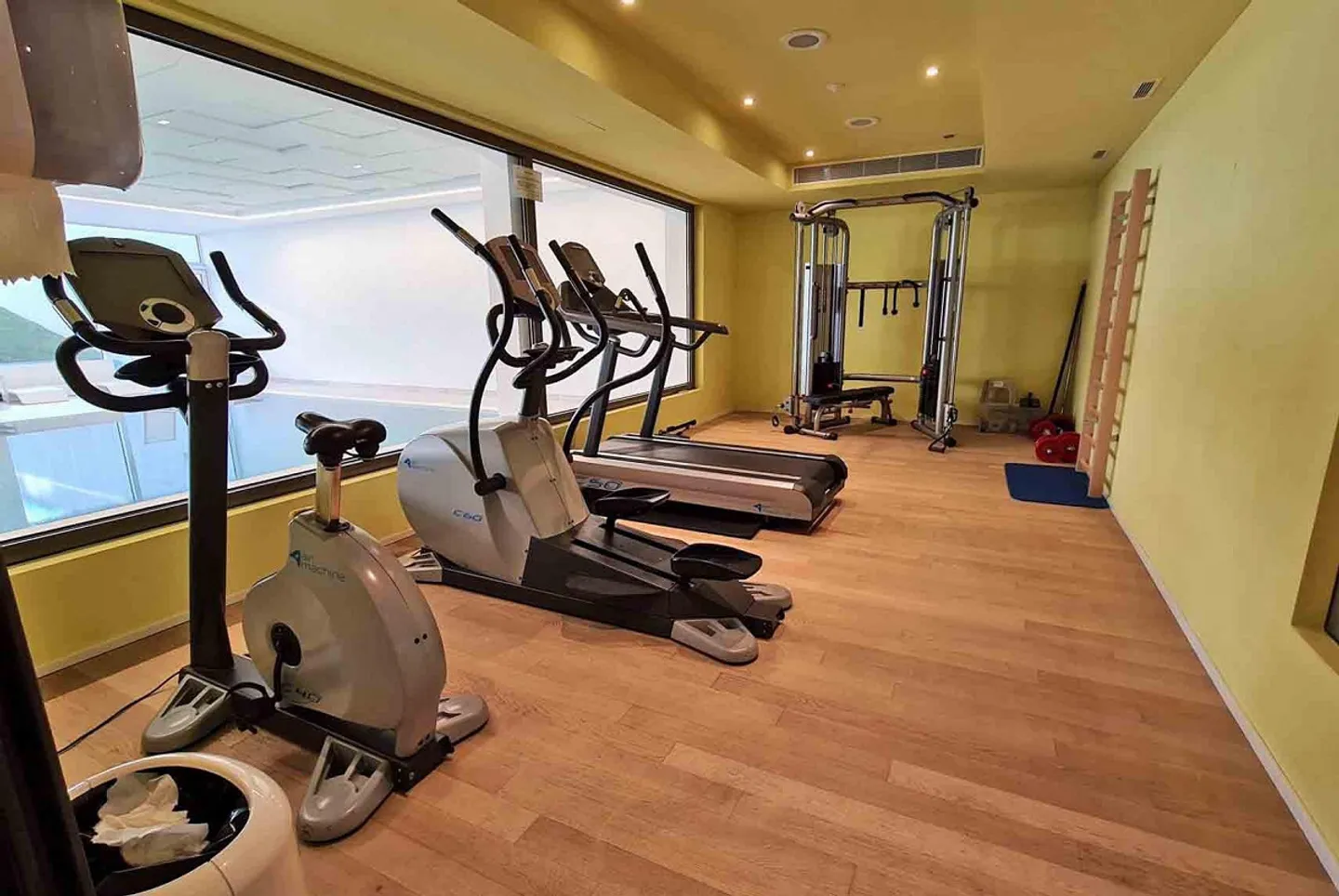 Modern and bright 2.5-room apartment in a residence with pool in Barbengo - Photo 9 of 9