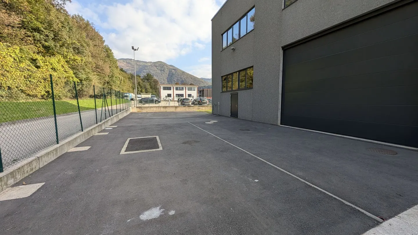 Dépôt - entrepôt à Mezzovico - Photo 1 sur 4