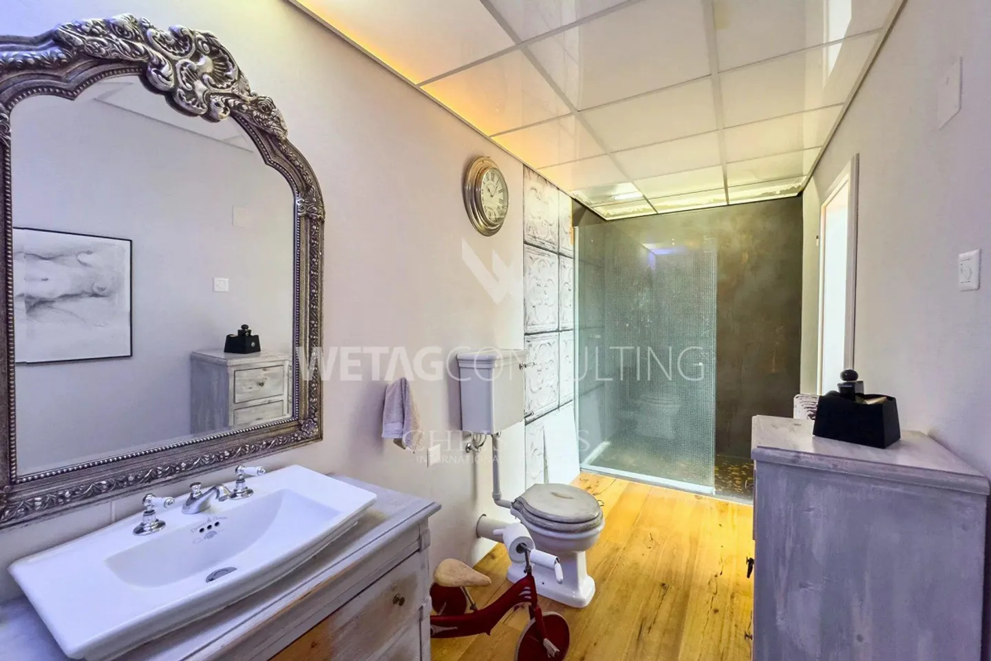 Modern Villa in Loft Style with Lake View & Indoor Pool for Sale in Ronco sopra Ascona - Photo 7 of 13
