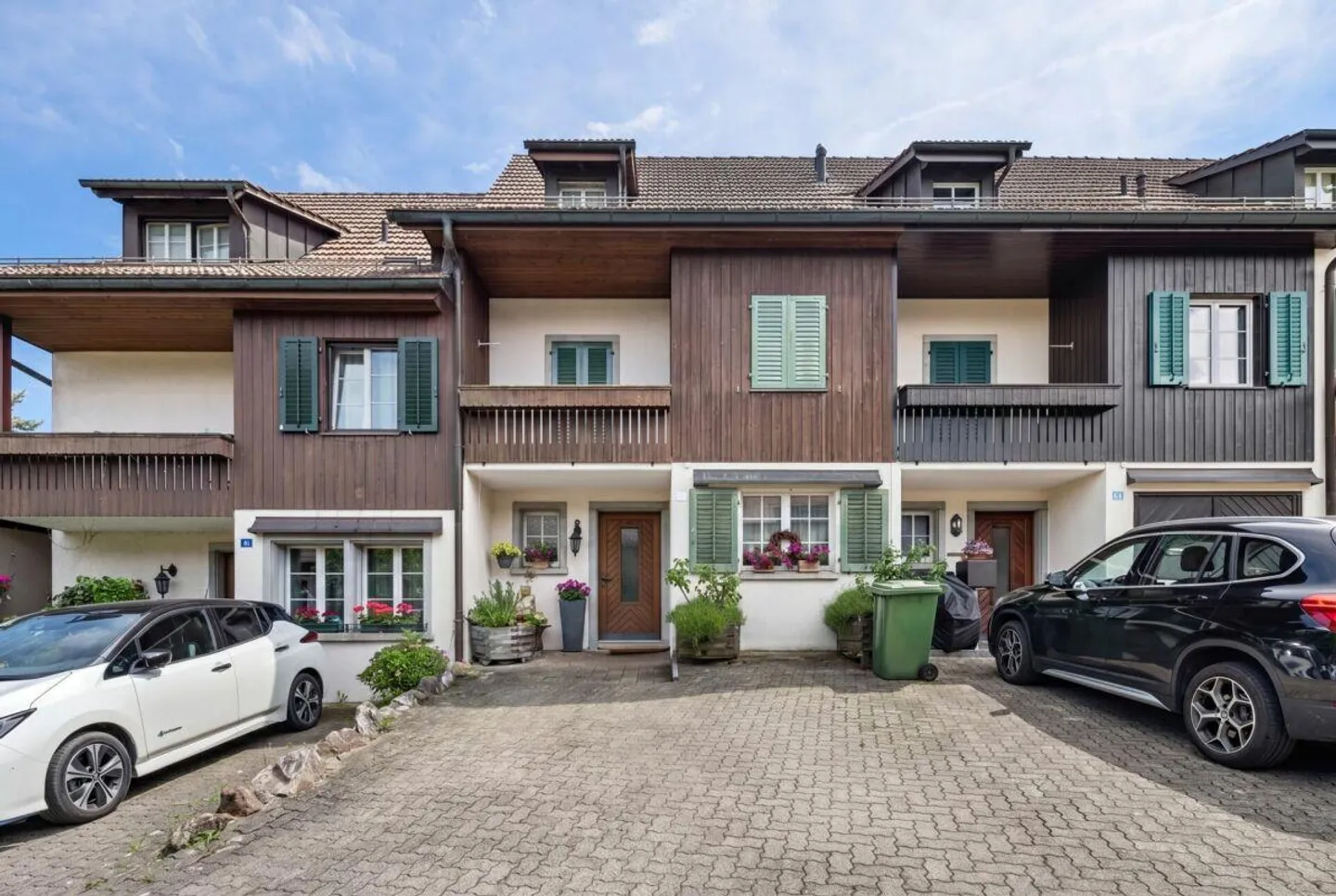 Charnantes Maison de ville 6.5 pièces dans un emplacement familial - Photo 1 sur 18