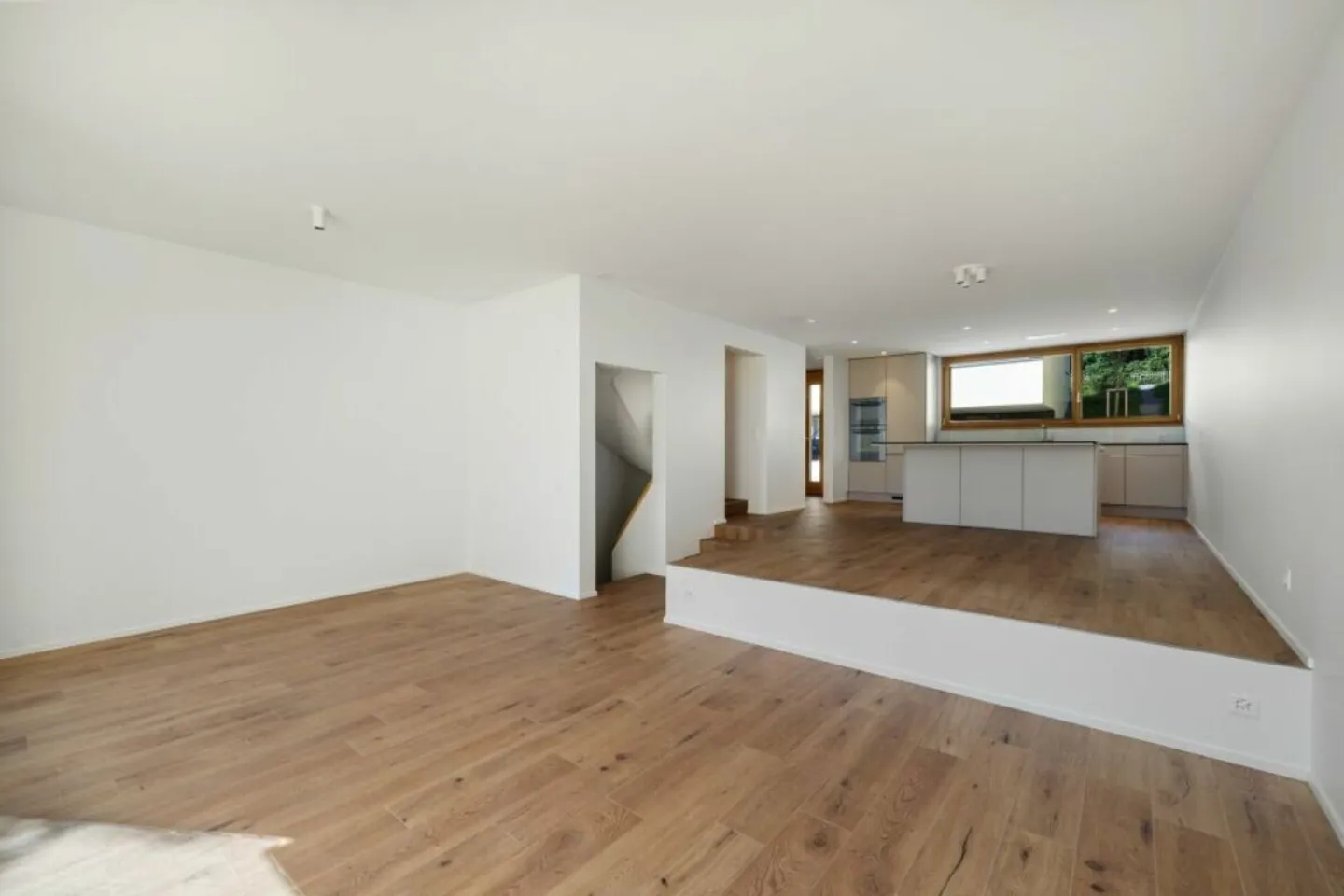 Newly Built 5 1/2 Room Semi-Detached House in Building Lease - Photo 8 of 13