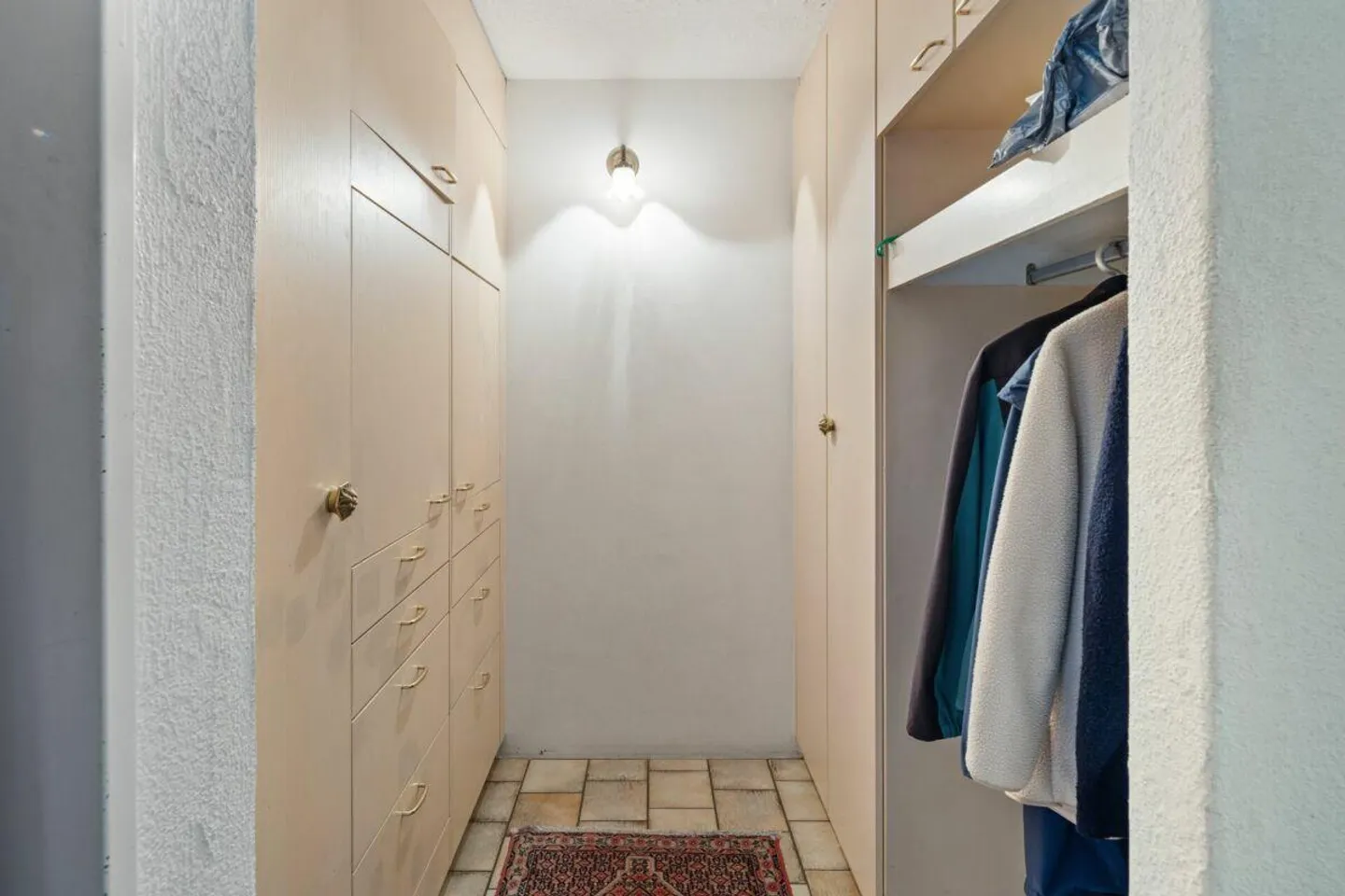 Charnantes Maison de ville 6.5 pièces dans un emplacement familial - Photo 7 sur 18