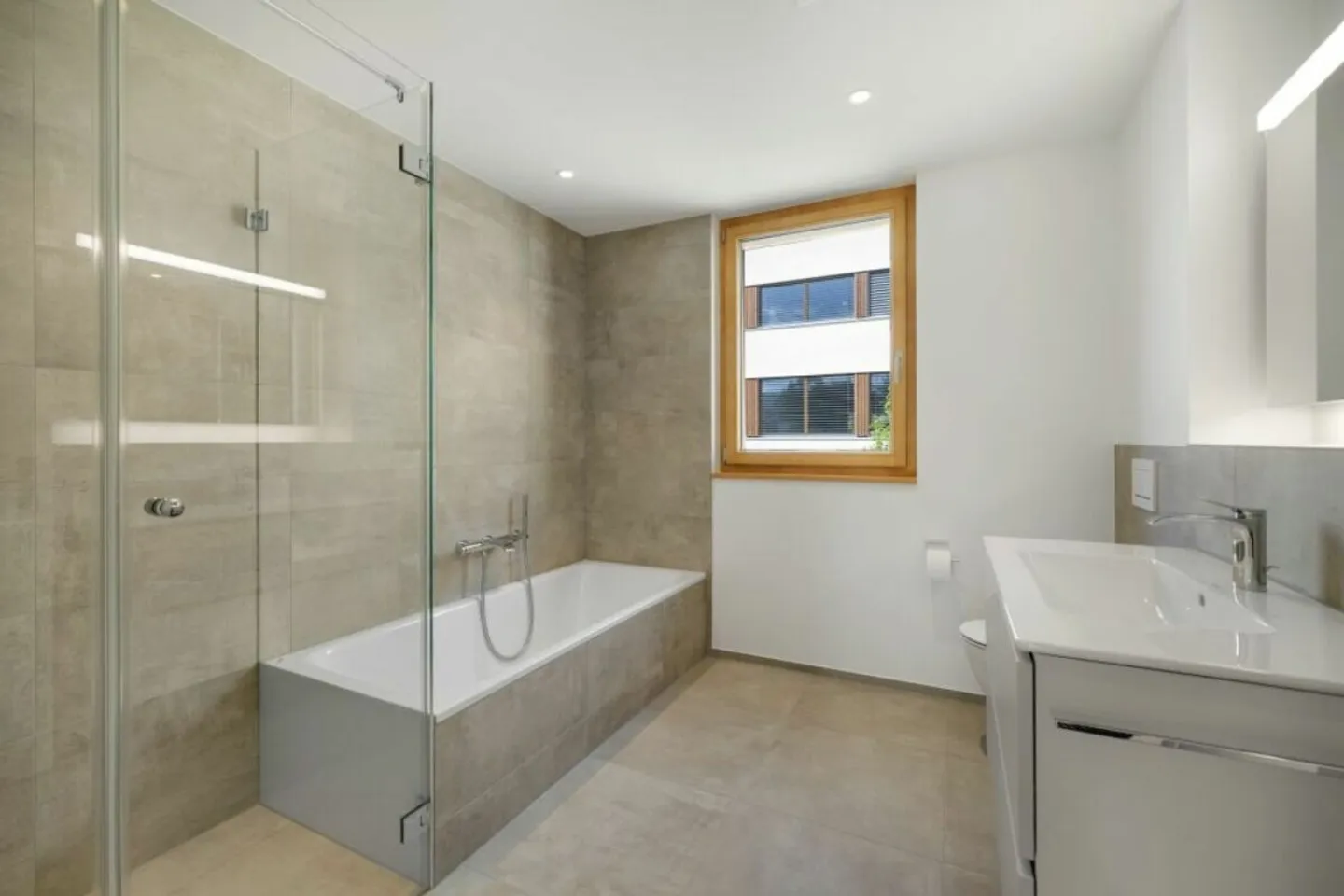 Newly Built 5 1/2 Room Semi-Detached House in Building Lease - Photo 4 of 13