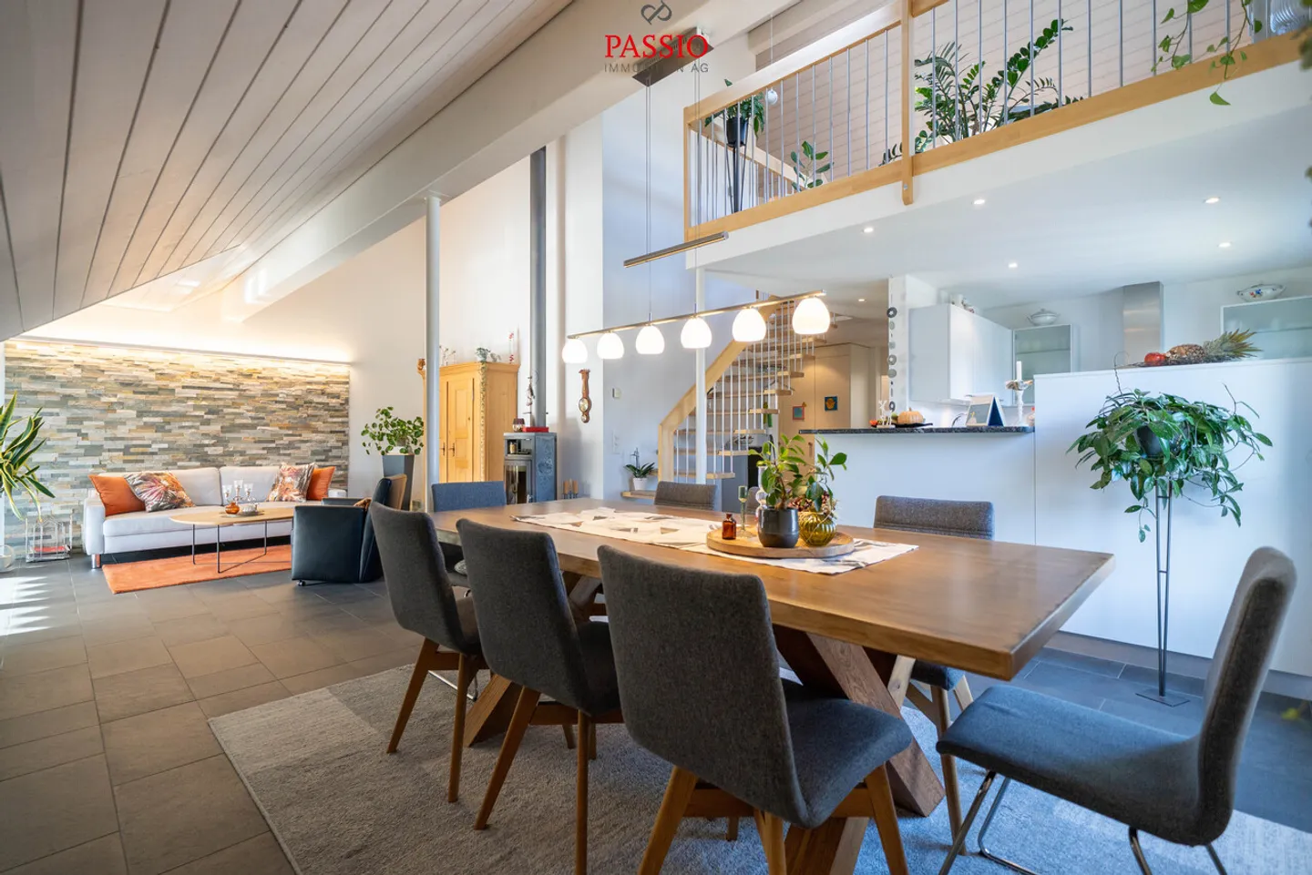 Appartement en duplex spacieux de 3,5–(4,5) pièces avec vue sur les Alpes - Photo 1 sur 35