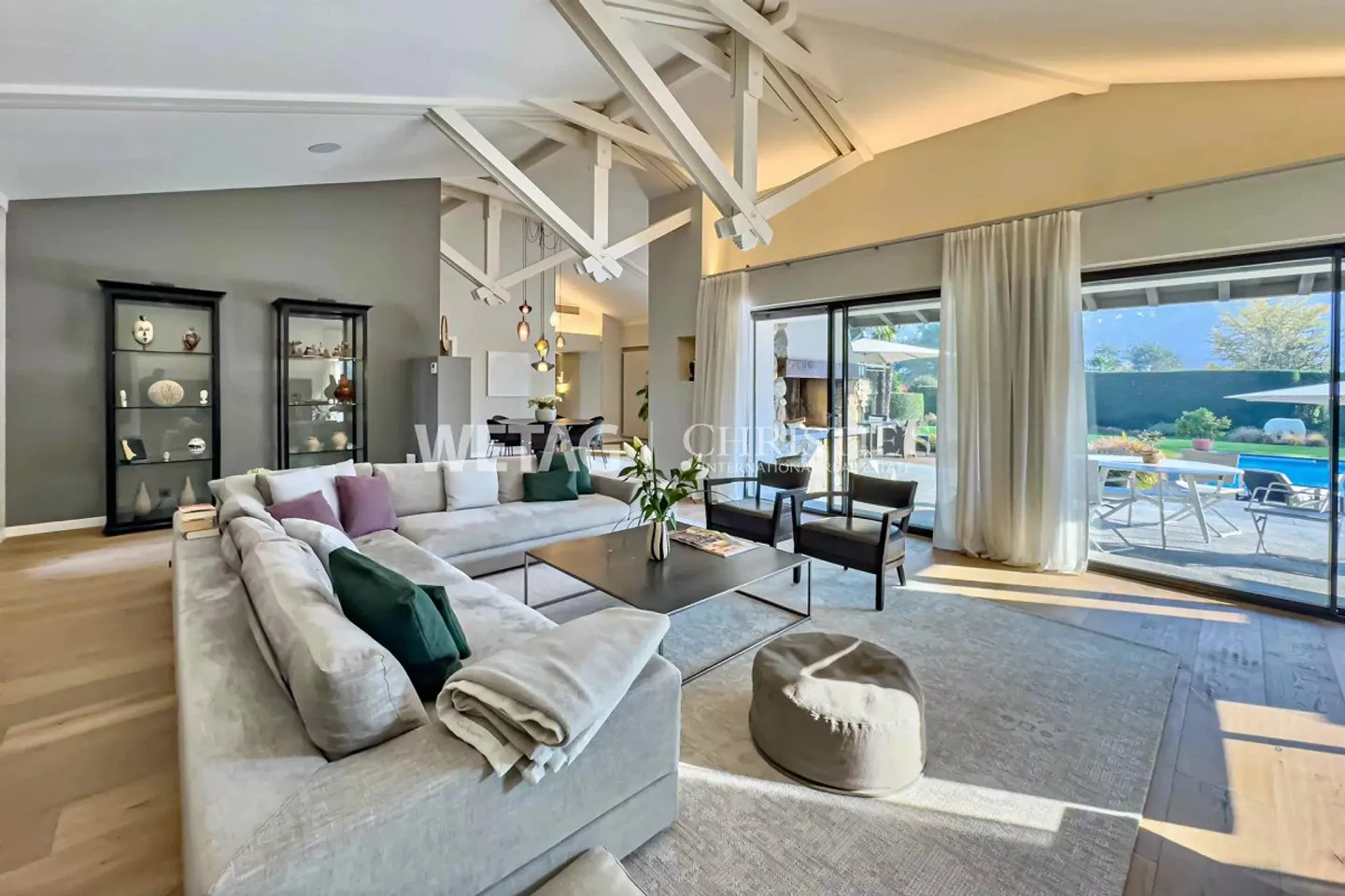 Lugano-Magliaso: Elegant Villa with Pool, Surrounded by Greenery, Including... - Photo 3 of 13