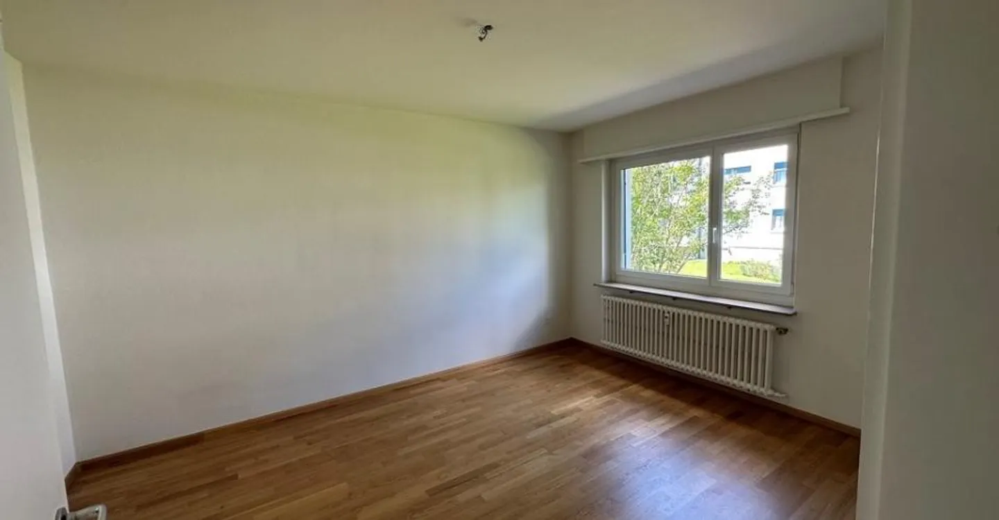 Appartement attrayant de 3 pièces au rez-de-chaussée - Photo 5 sur 8