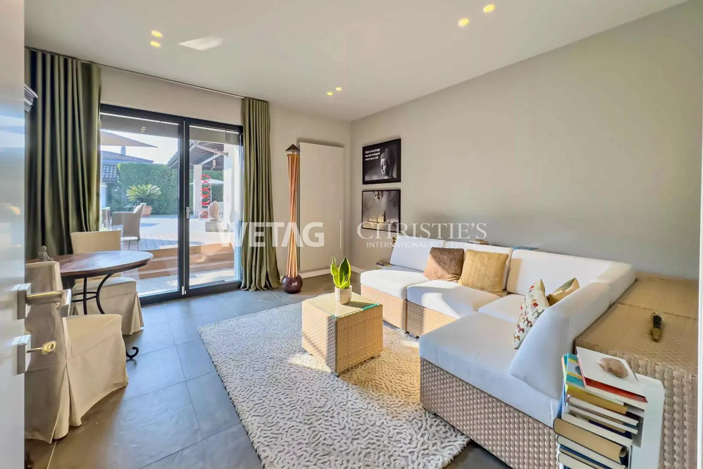 Lugano-Magliaso: Elegant Villa with Pool, Surrounded by Greenery, Including... - Photo 8 of 13