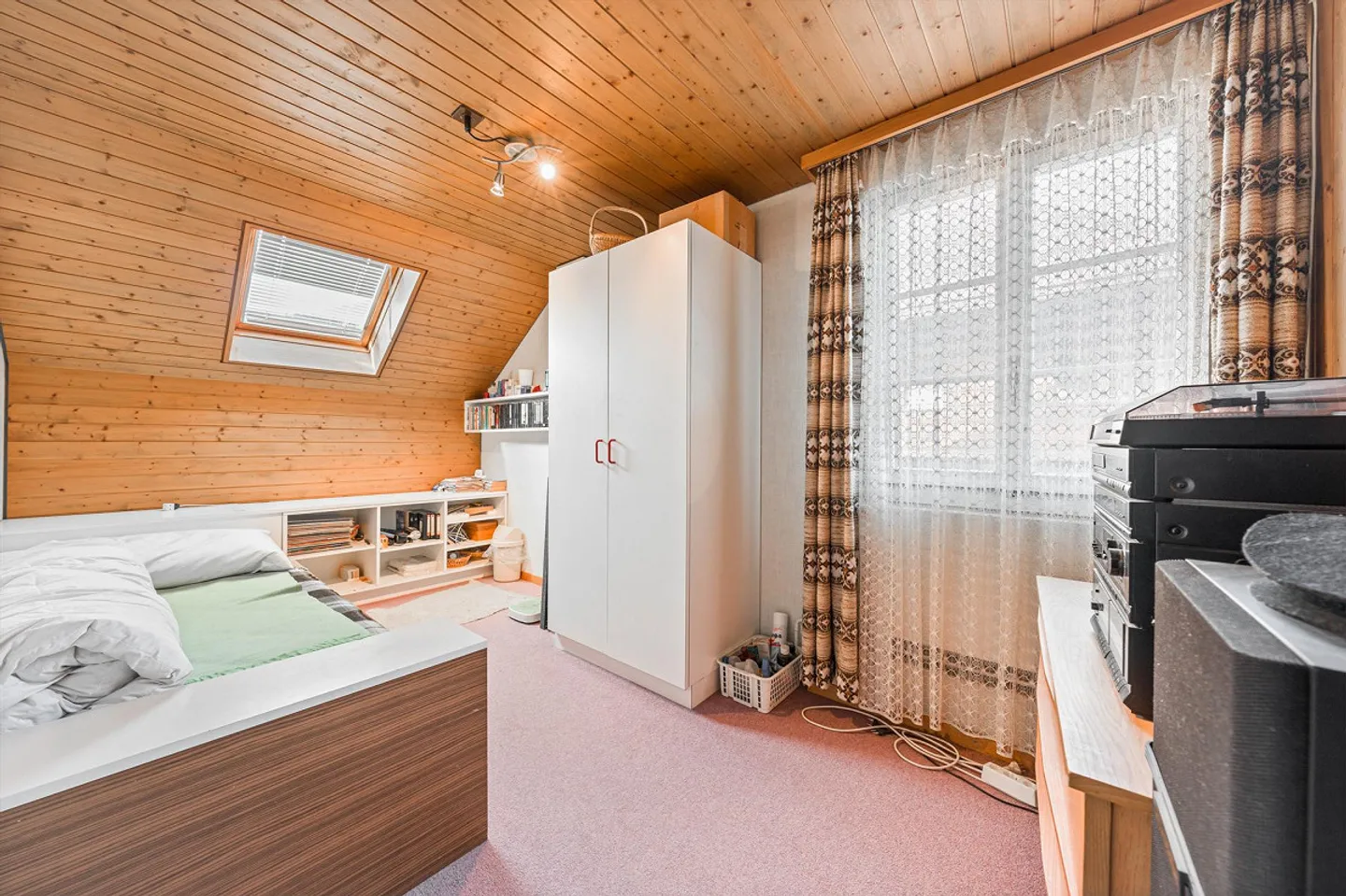 Maison spacieuse avec atelier - Photo 8 sur 11