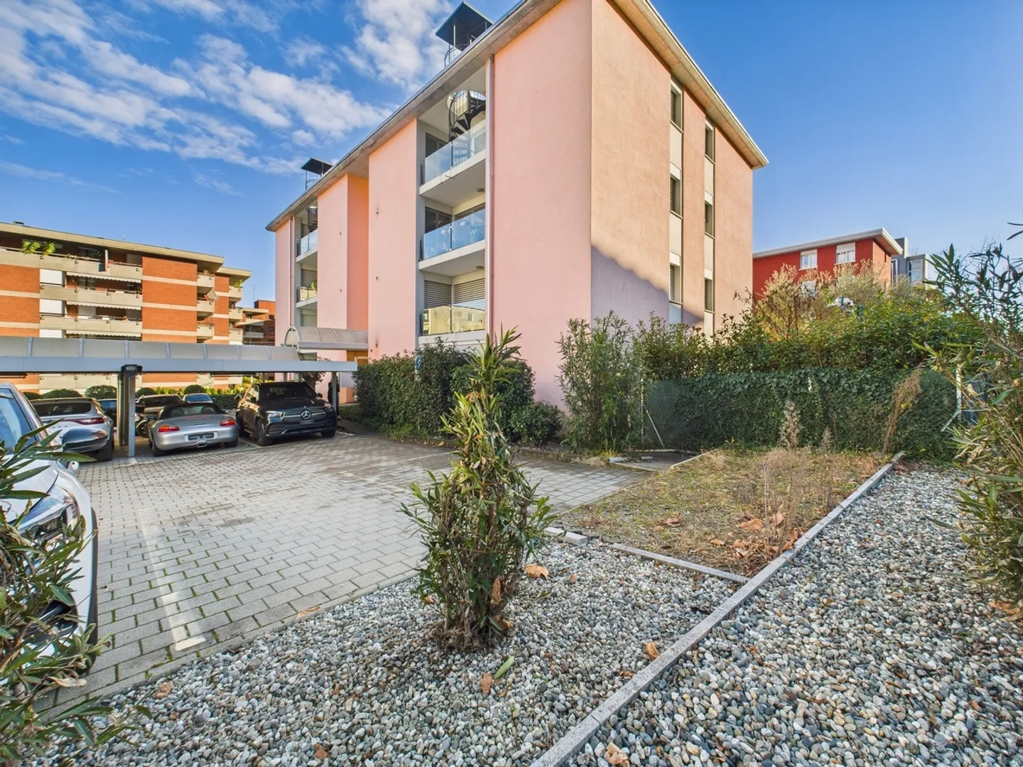 Elegante 4,5-Zimmer-Wohnung mit Panoramablick und doppelter Terrasse in Agno - Foto 10 von 11