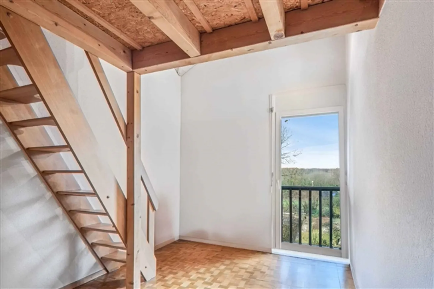 Gable House with Garden - Photo 5 of 8