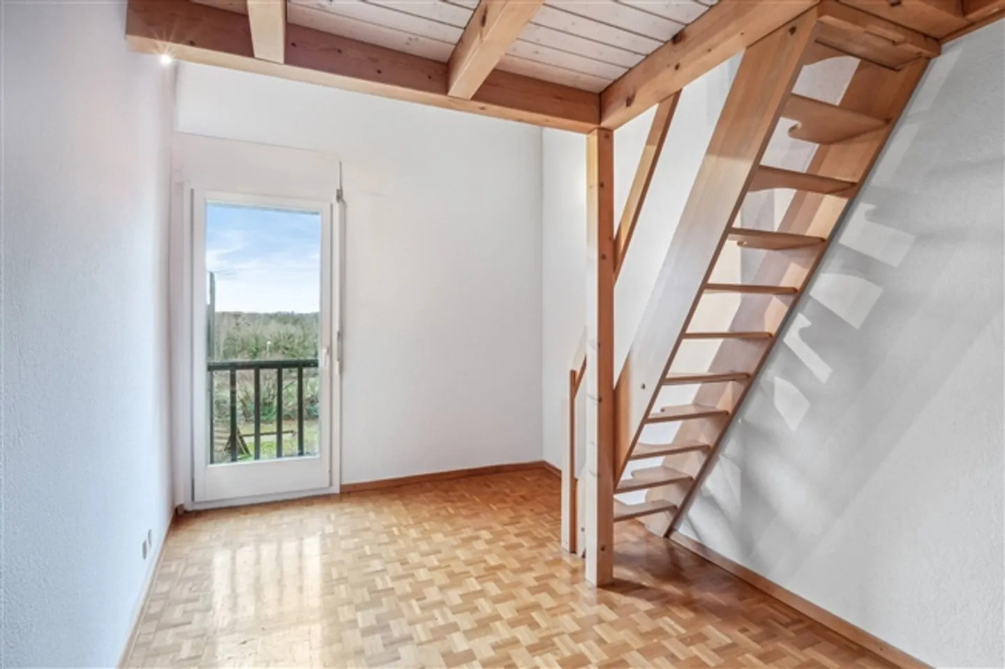 Gable House with Garden - Photo 6 of 8