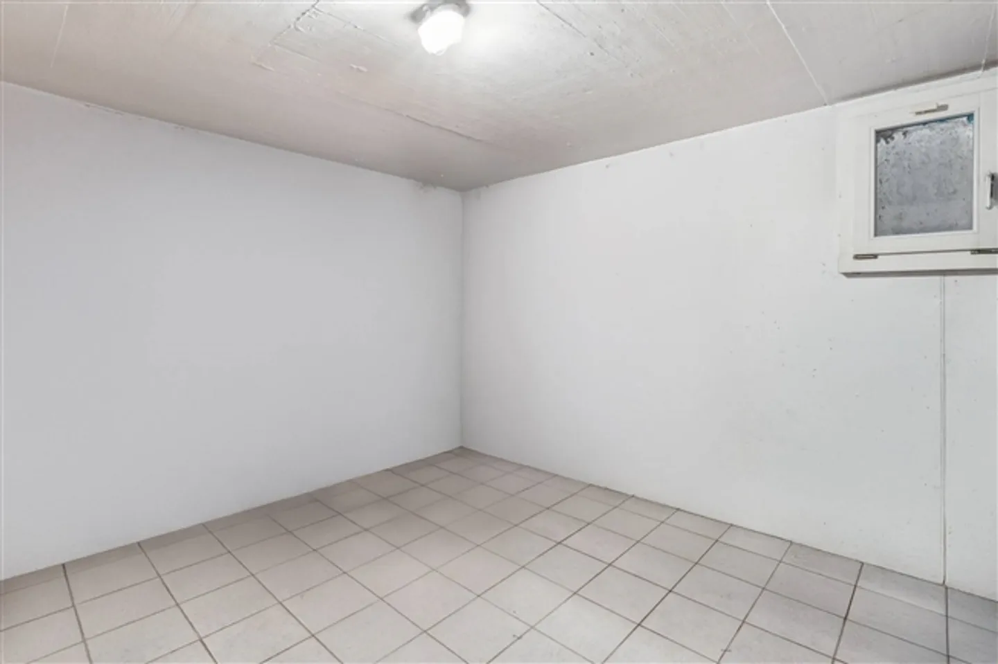 Gable House with Garden - Photo 8 of 8