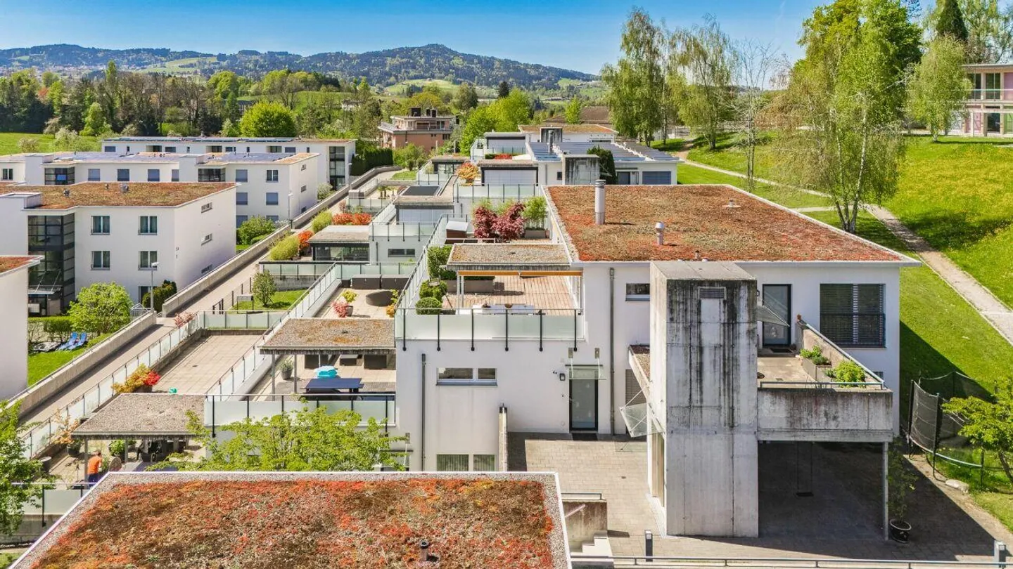 Modernes Terrassenhaus mit Weitsicht - Foto 3 von 16