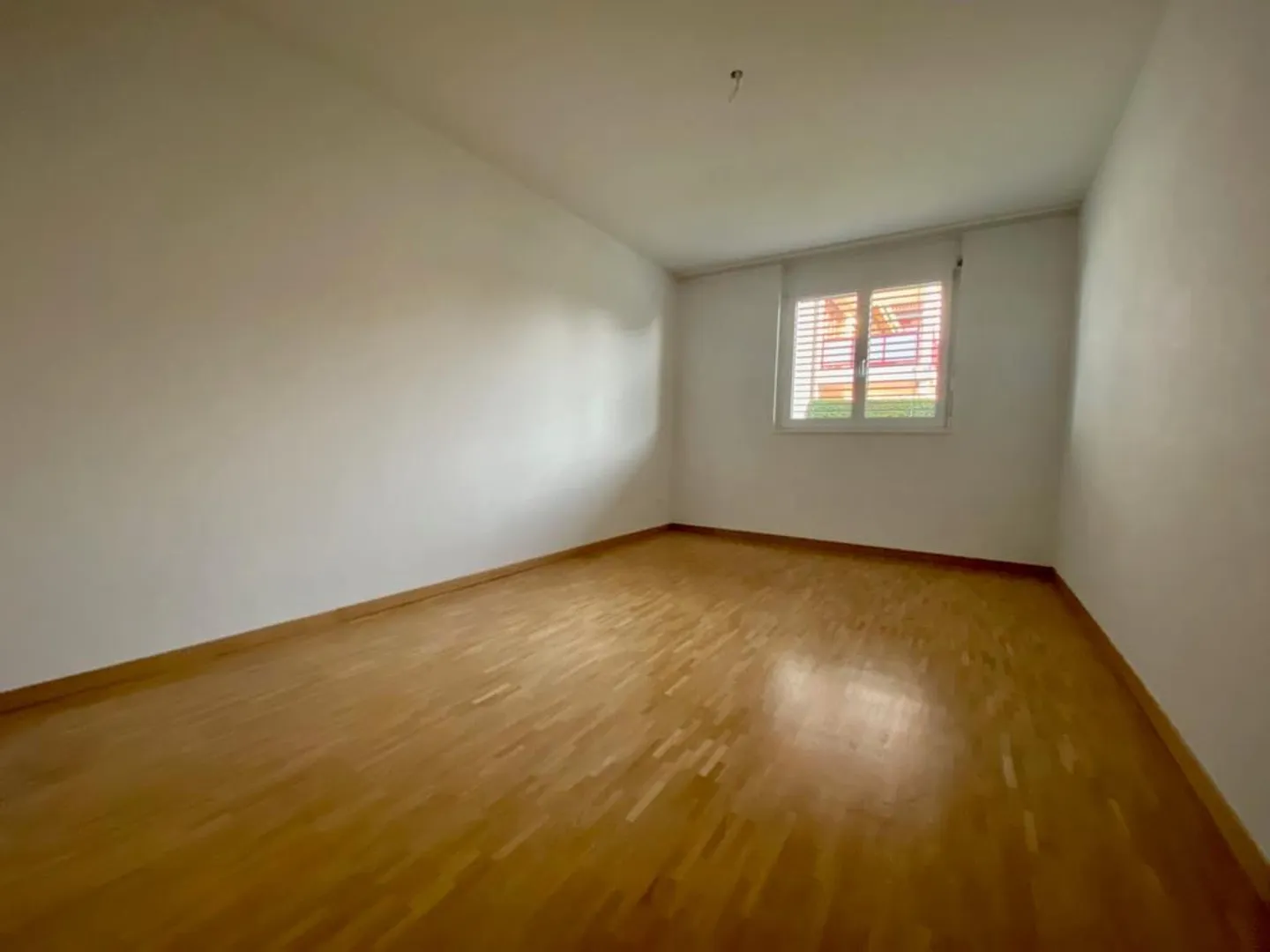 Modernes Wohnen mit Gartensitzplatz - Foto 8 von 10