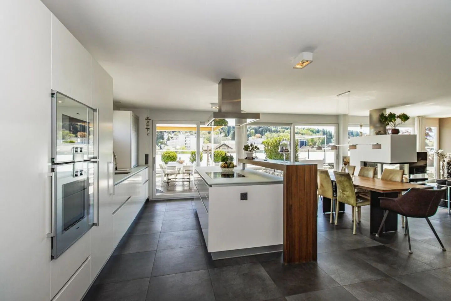 Modernes Terrassenhaus mit Weitsicht - Foto 11 von 16