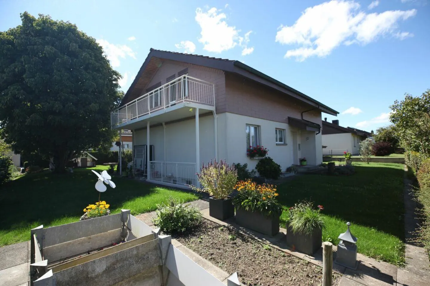 Detached 6.5-room single-family house with garage and spacious garden area - Photo 6 of 13