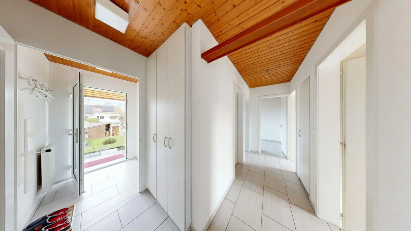 Detached 6.5-room single-family house with garage and spacious garden area - Photo 7 of 13