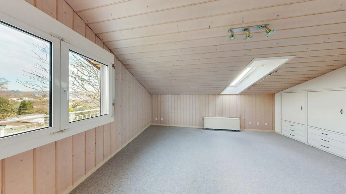 Detached 6.5-room single-family house with garage and spacious garden area - Photo 12 of 13