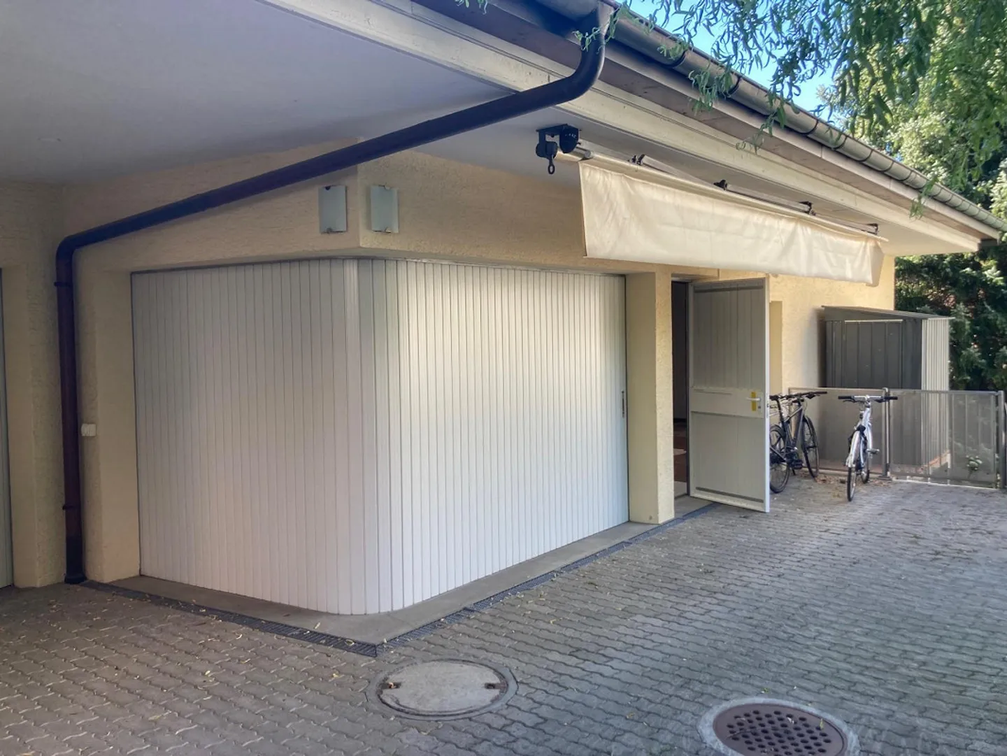 Divers espaces dans un immeuble collectif à louer - Photo 2 sur 16