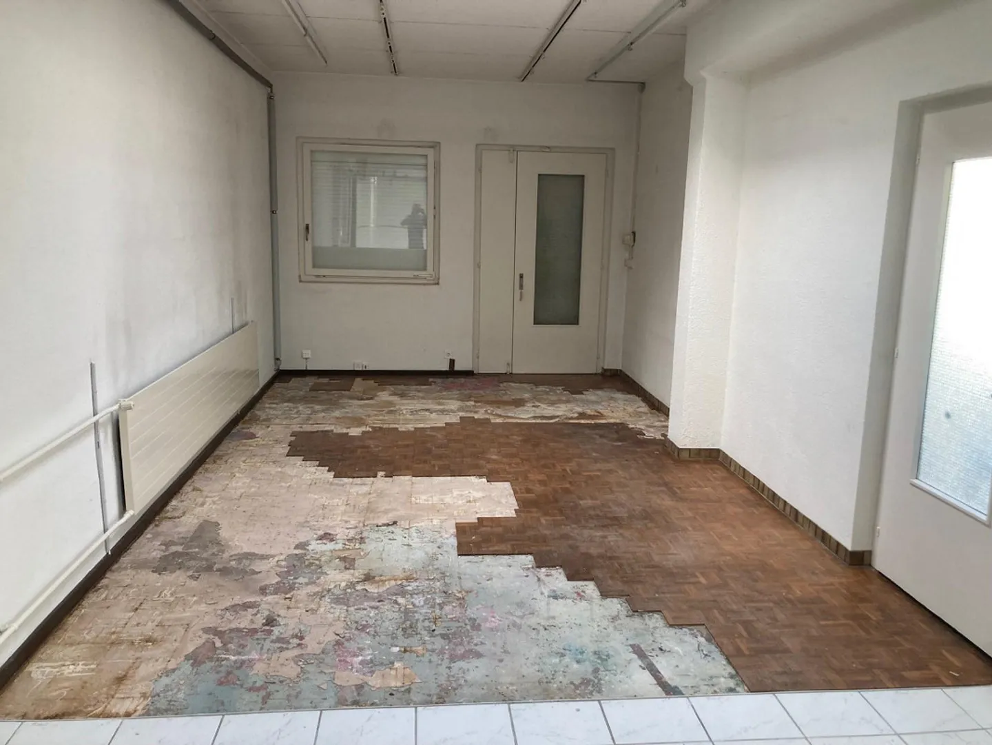 Divers espaces dans un immeuble collectif à louer - Photo 5 sur 16