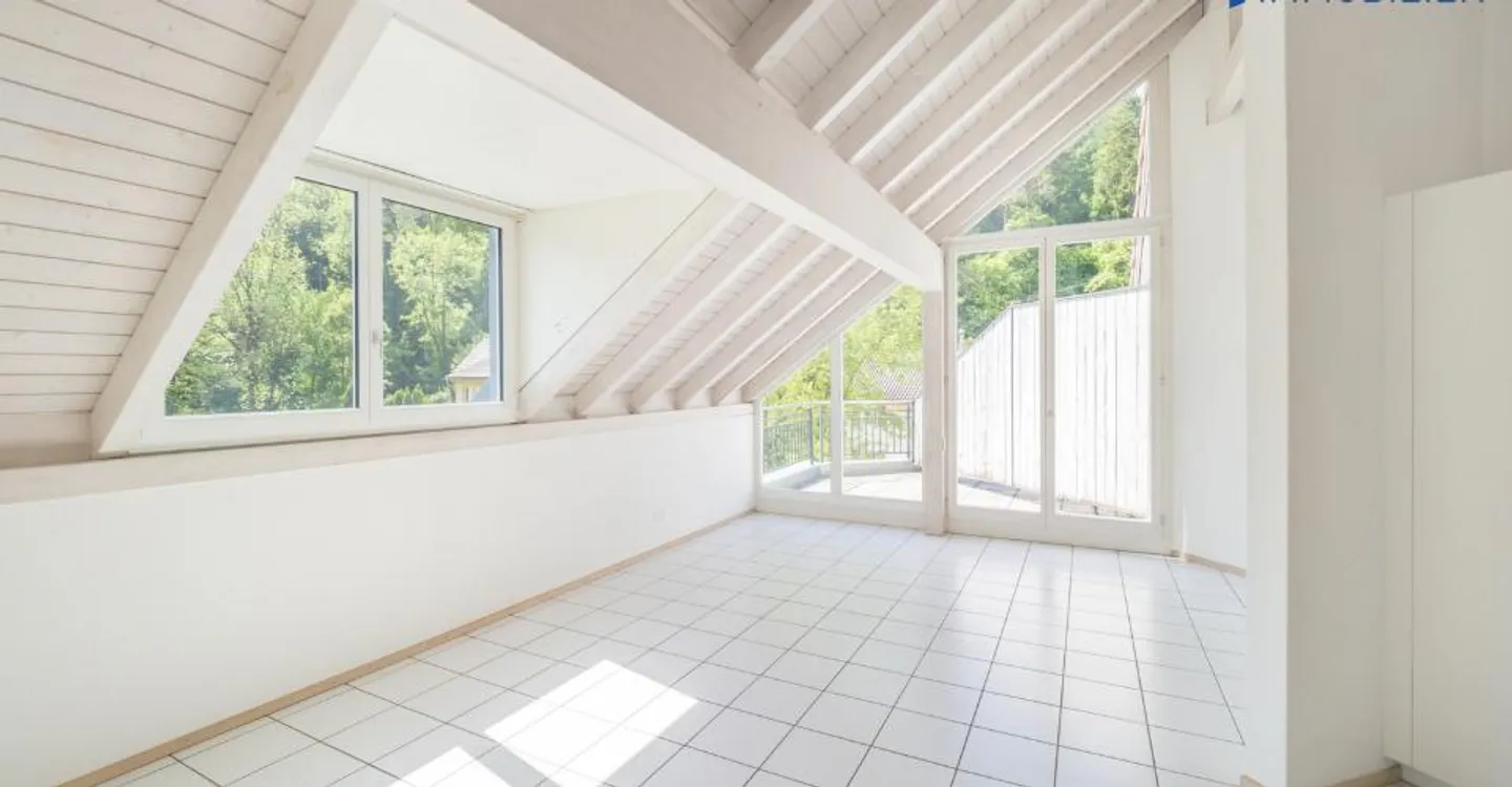 Fehr Immobiliare - Confortevole appartamento mansardato di 4.5 locali - Foto 3 di 13