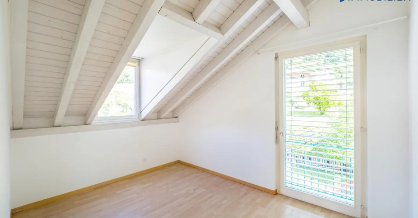 Fehr Immobiliare - Confortevole appartamento mansardato di 4.5 locali - Foto 5 di 13