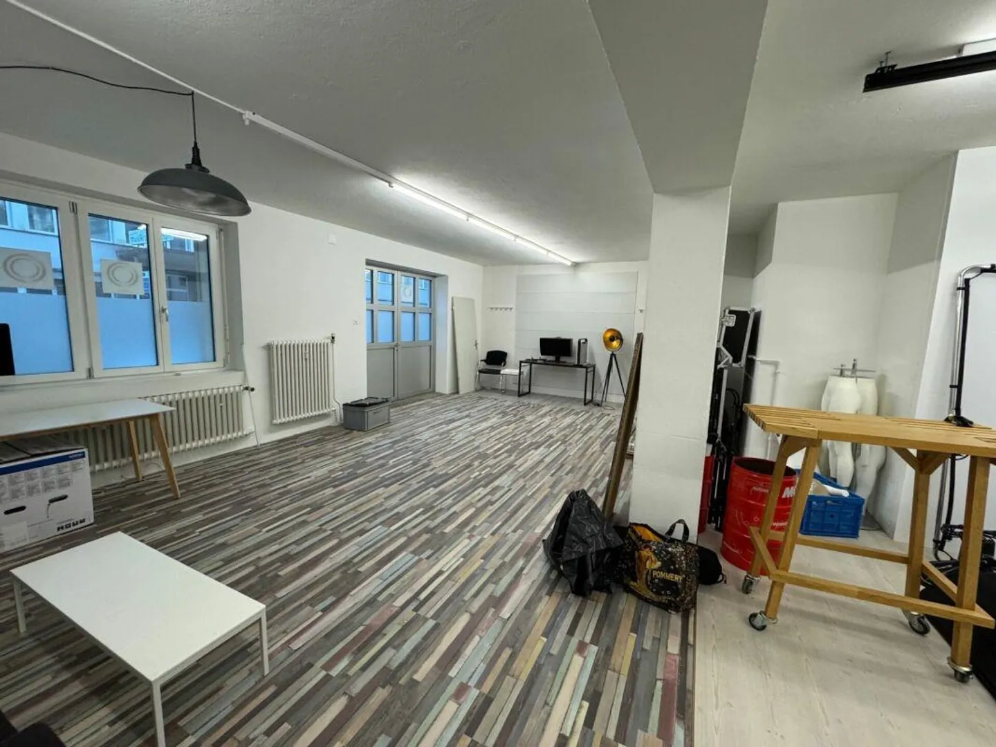 Spacious studio for rent - Photo 2 of 7