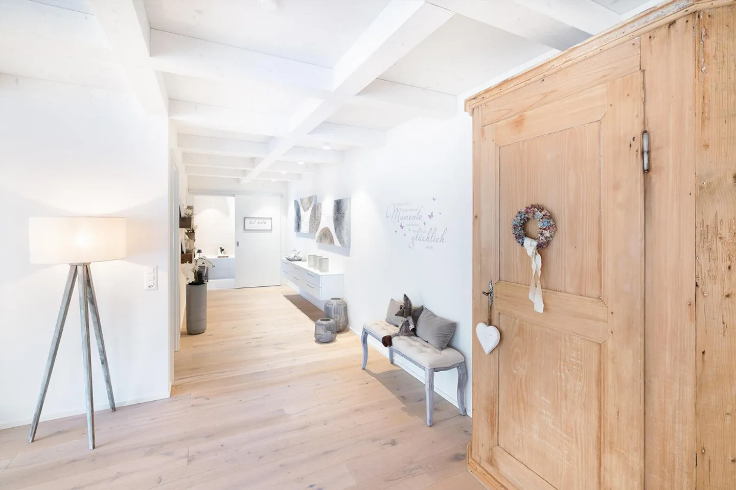 Appartamento attico esclusivo con ampia terrazza, giardino privato e vista mozzafiato - Foto 11 di 20