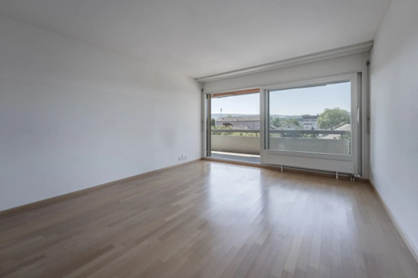 Appartamento attraente in una zona residenziale popolare con eccellenti collegamenti di trasporto - Foto 4 di 9