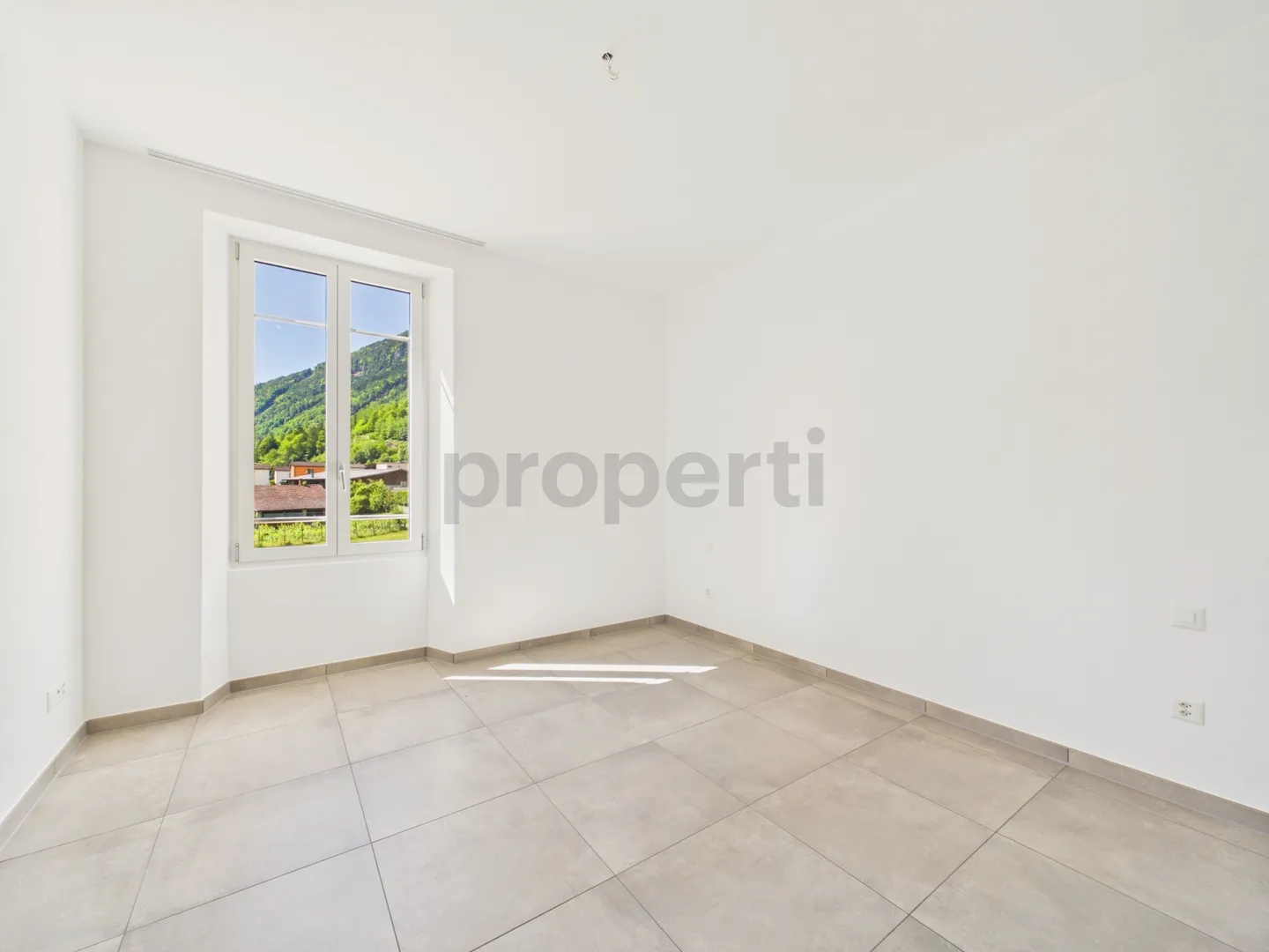 Elegantes Mehrfamilienhaus mit Balkon, Acquarossa - Foto 5 von 9