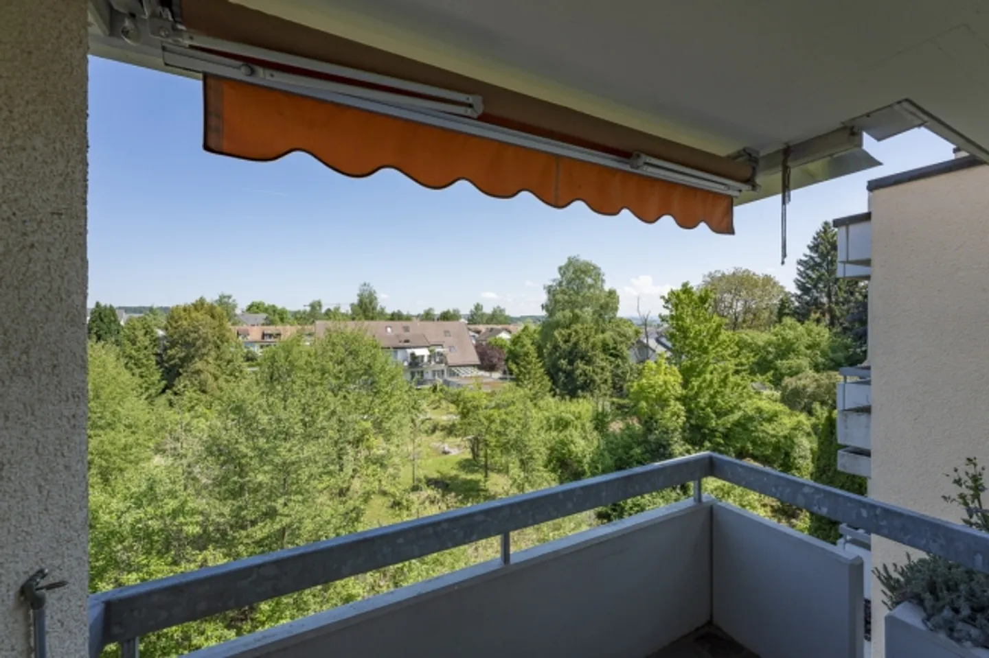 Appartamento attraente in una zona residenziale popolare con eccellenti collegamenti di trasporto - Foto 7 di 9