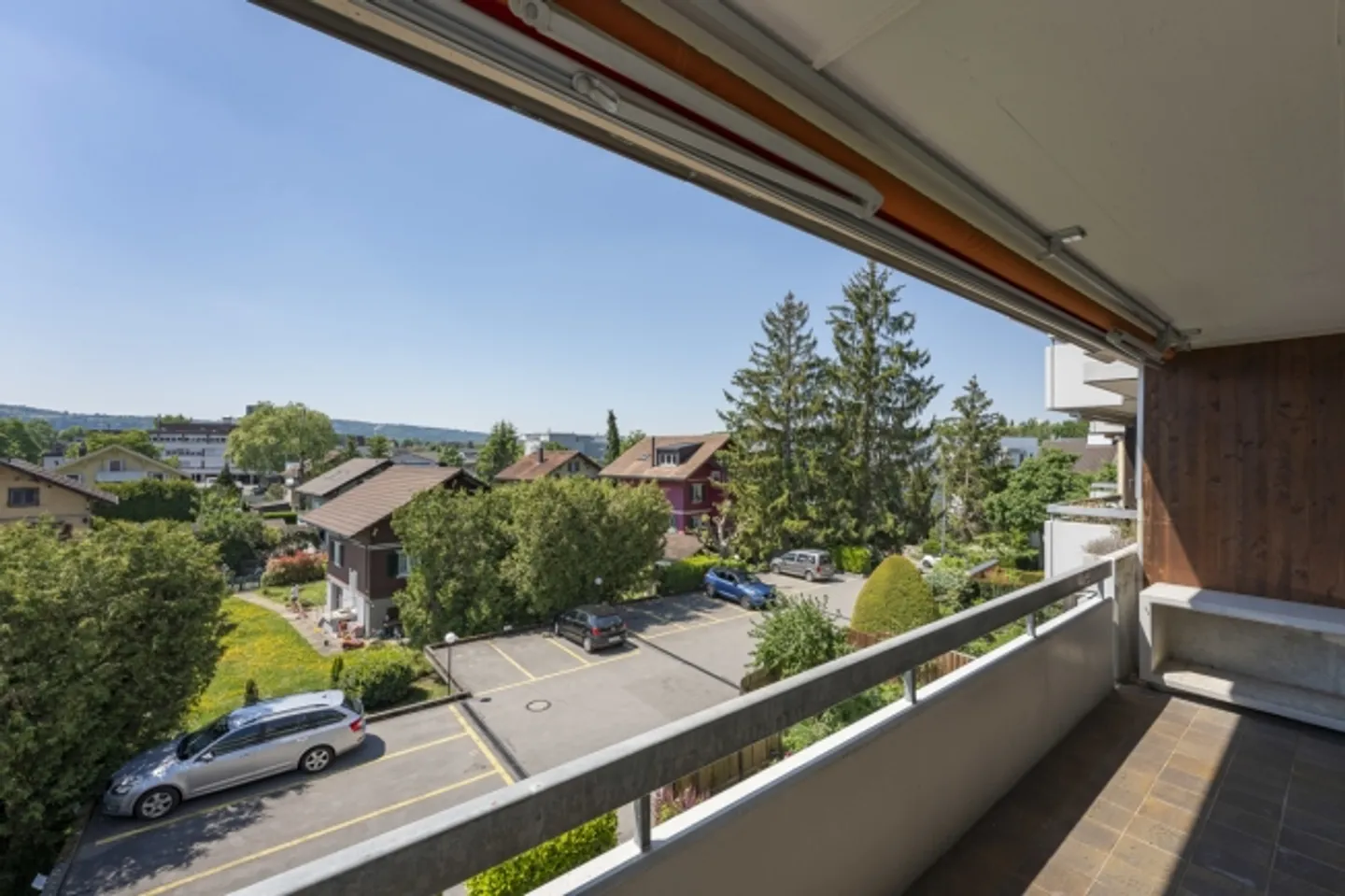 Appartamento attraente in una zona residenziale popolare con eccellenti collegamenti di trasporto - Foto 8 di 9