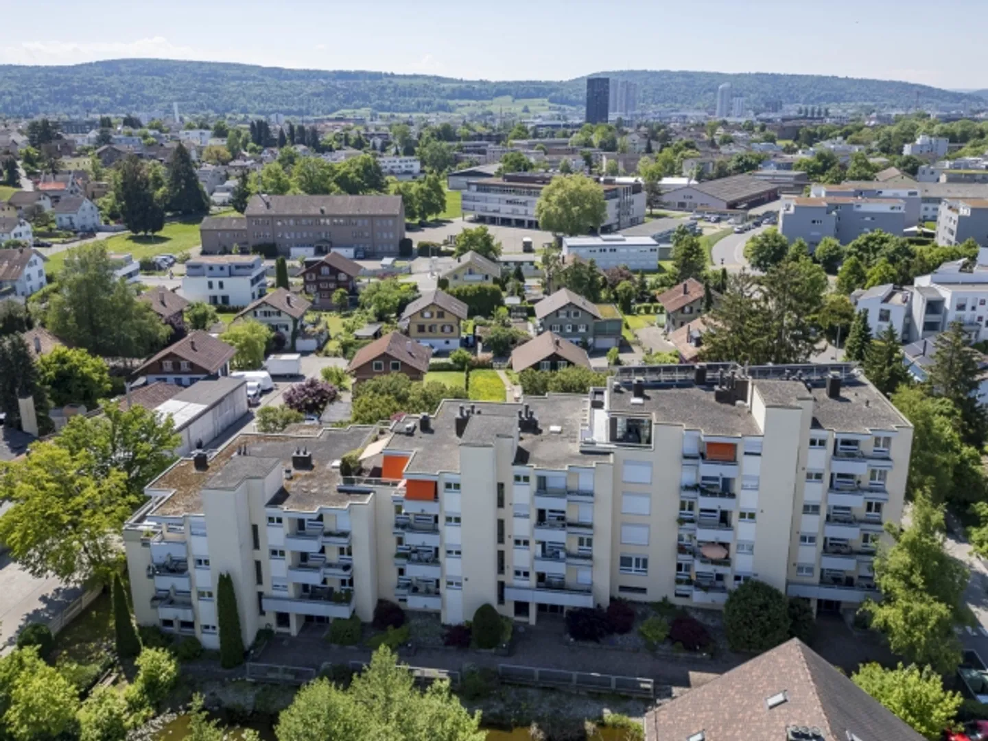Appartamento attraente in una zona residenziale popolare con eccellenti collegamenti di trasporto - Foto 9 di 9