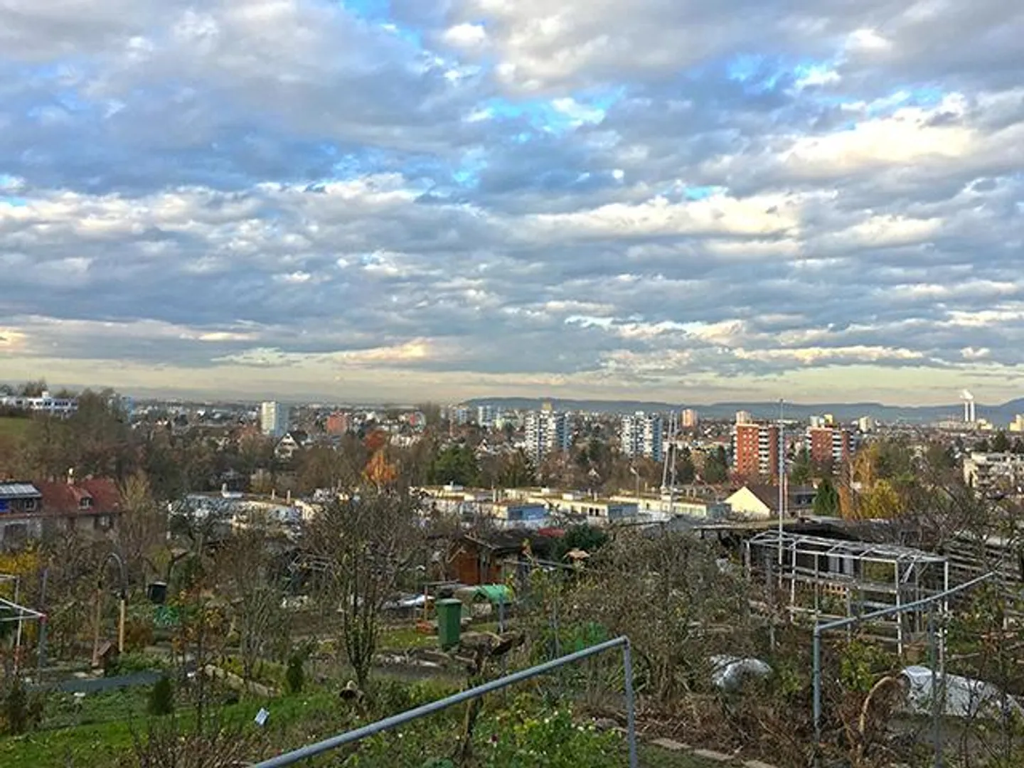BINNINGEN - MAISON INDIVIDUELLE EN EMPLACEMENT DE CHOIX - 7 CHAMBRES - Photo 1 sur 5