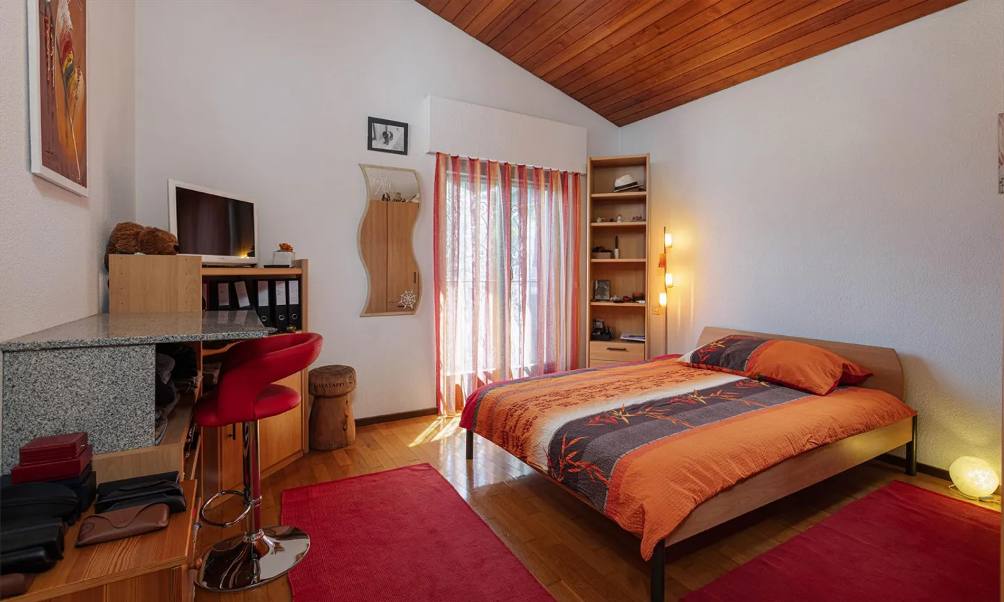 Elegantes Landhaus 5.5 mit Seeblick und großem Garten in Cimo - Foto 5 von 9