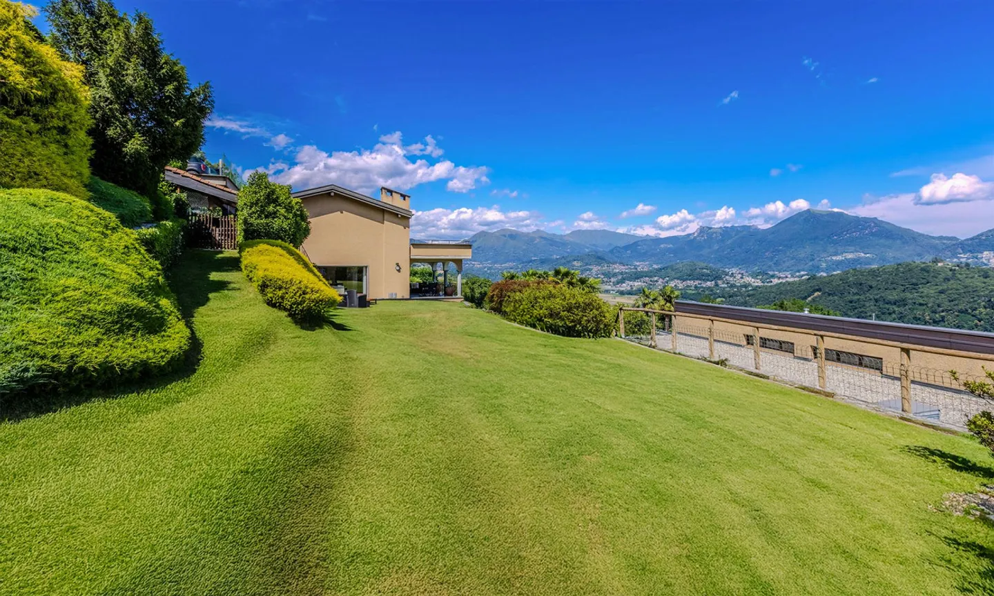 Elegantes Landhaus 5.5 mit Seeblick und großem Garten in Cimo - Foto 8 von 9