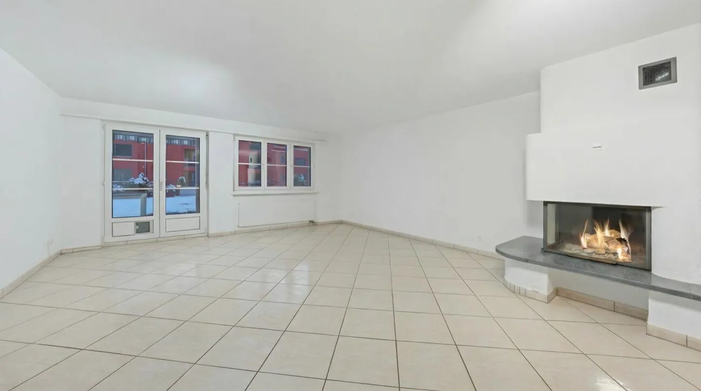 Spacious 4.5-room apartment with over 100 m² terrace in Haag - Photo 3 of 14