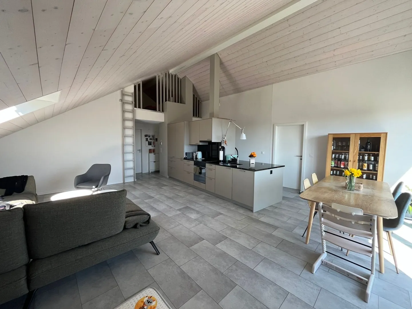 Splendido appartamento di 4 locali in mansarda - Foto 1 di 12