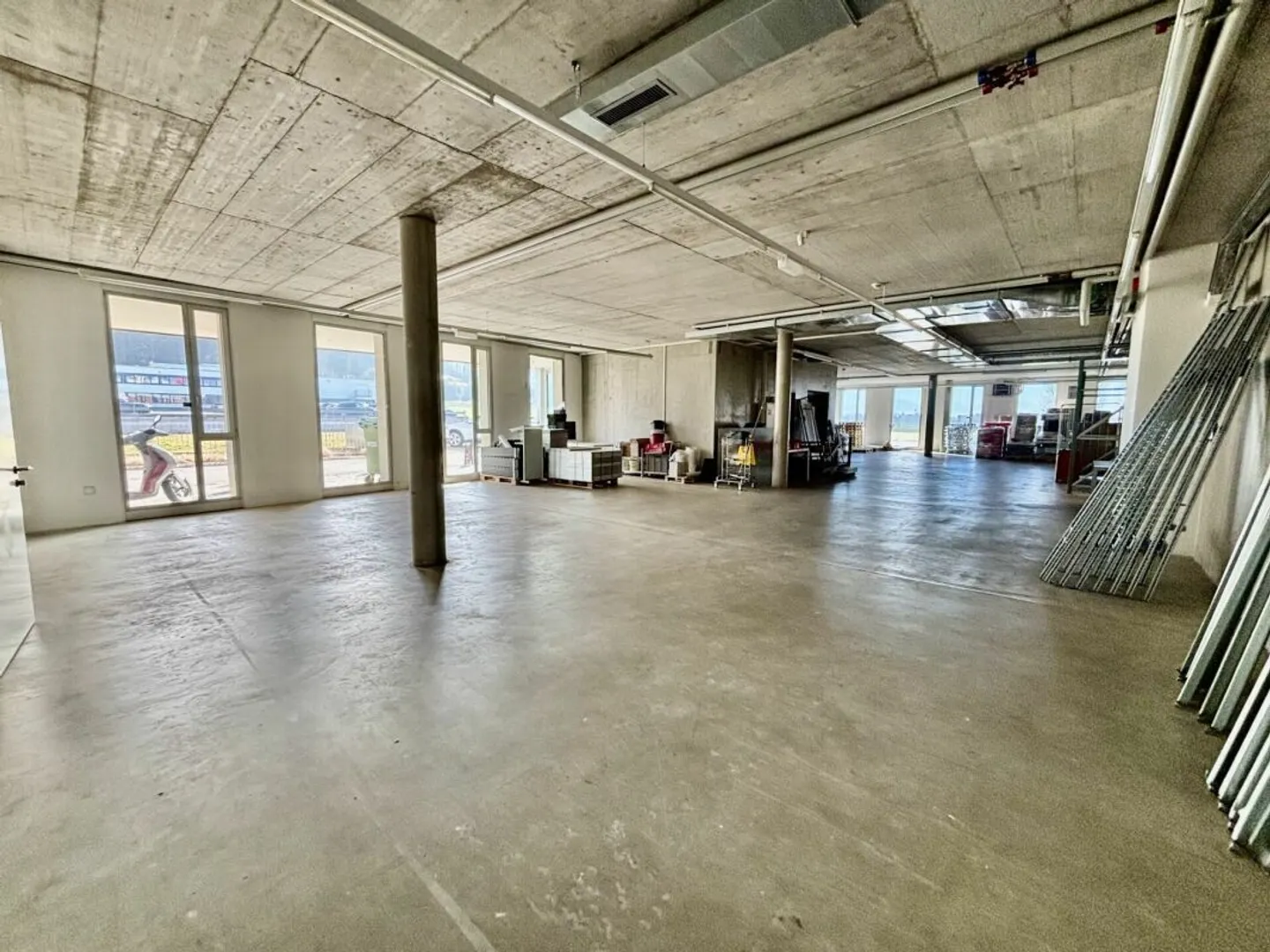 Vaud local storage showroom depot for rent in Budron Mont-sur-Lausanne - Photo 6 of 7