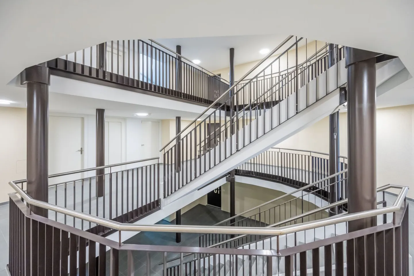 Très bel appartement de 2.5 pièces avec terrasse - Foto 7 di 9