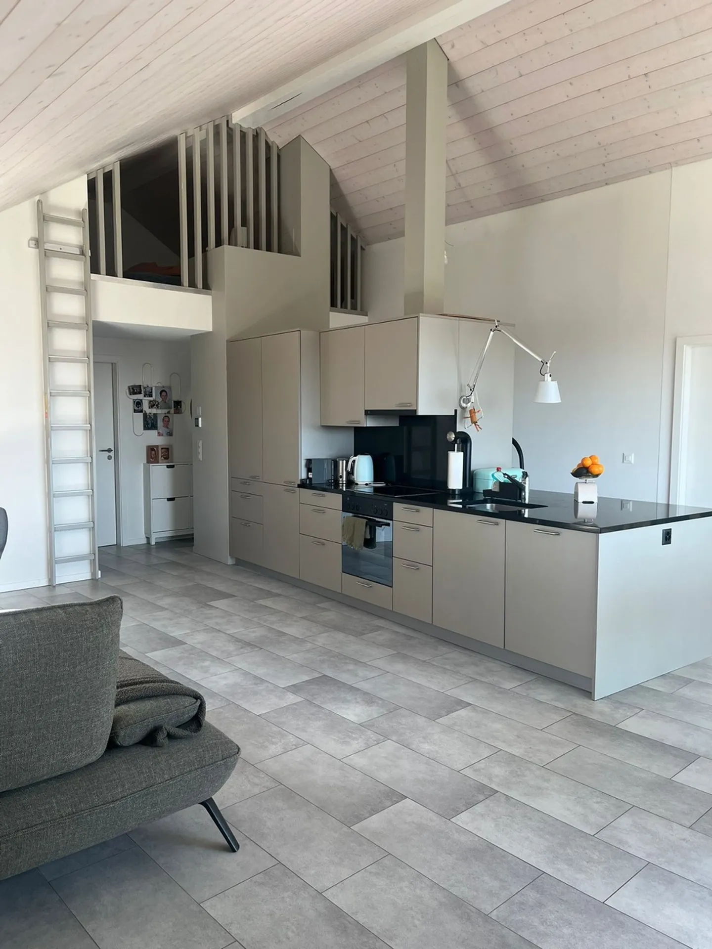 Splendido appartamento di 4 locali in mansarda - Foto 3 di 12