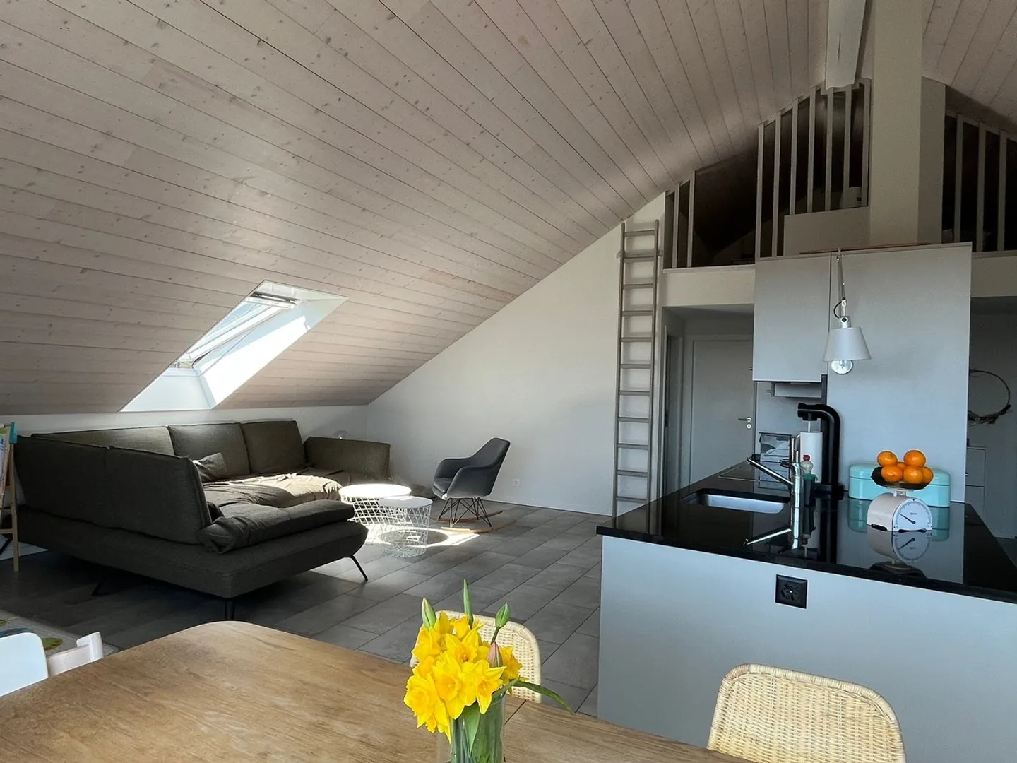 Splendido appartamento di 4 locali in mansarda - Foto 4 di 12